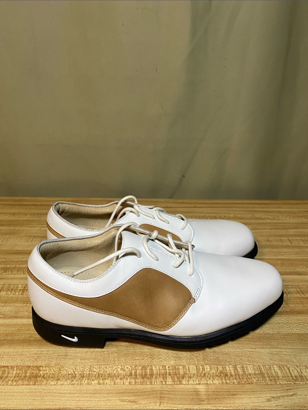 Nike Golf Air Comfort Verdana Last Women’s Leather Golf Shoes Brown Beige 9.5